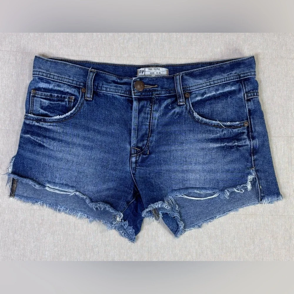 Free People Distressed Denim Cutoff Shorts Raw Hem Low Rise W28